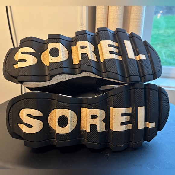 Sorel Kinetic Sneakers - Picture 3 of 5